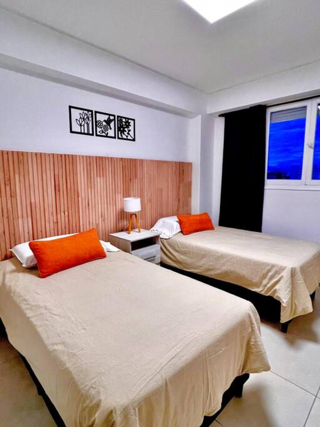 Departamento Centrico, Comodo Y Luminoso En 3 2 Banos *